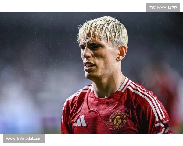 曼联边缘球员加纳乔转会切尔西引发广泛讨论与争议